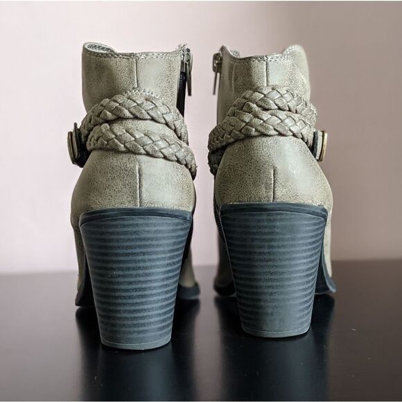 No parking suede booties 9.5 - Picture 2 of 5